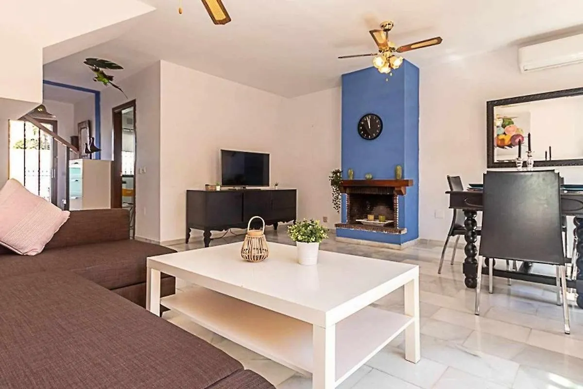 797 Holiday Rentals - Adosado Para 6 A 1 Min De La Playa Carihuela 토레몰리노스 펜션