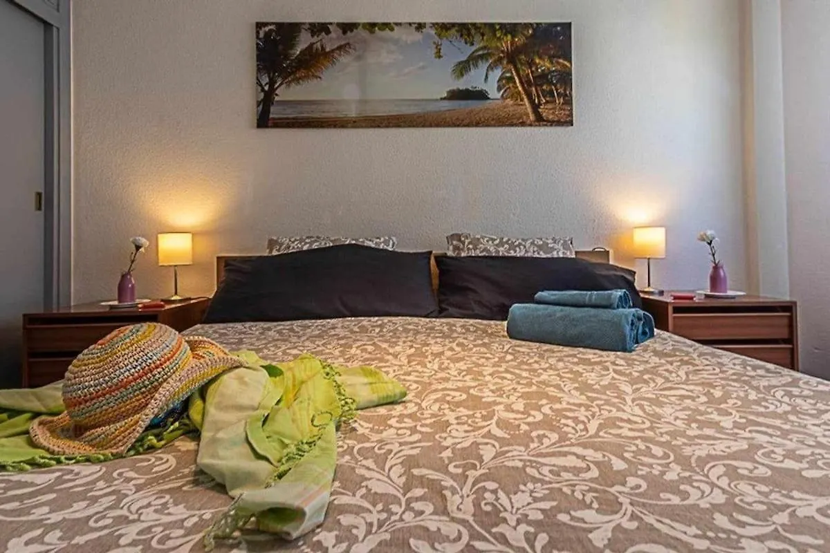 797 Holiday Rentals - Adosado Para 6 A 1 Min De La Playa Carihuela 토레몰리노스 0*,  스페인